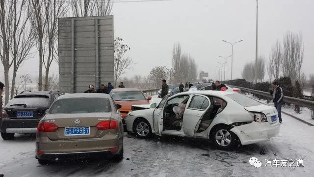 高速公路爆胎，如何做才不算违章？退休交警讲出正确方法